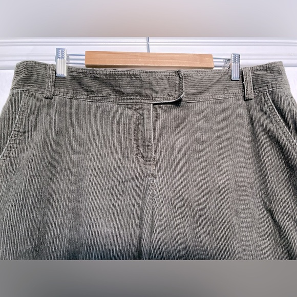 LOFT Cropped Green Corduroy Trousers, Pockets w/Tortoiseshell Buttons, sz 14. - Picture 5 of 10